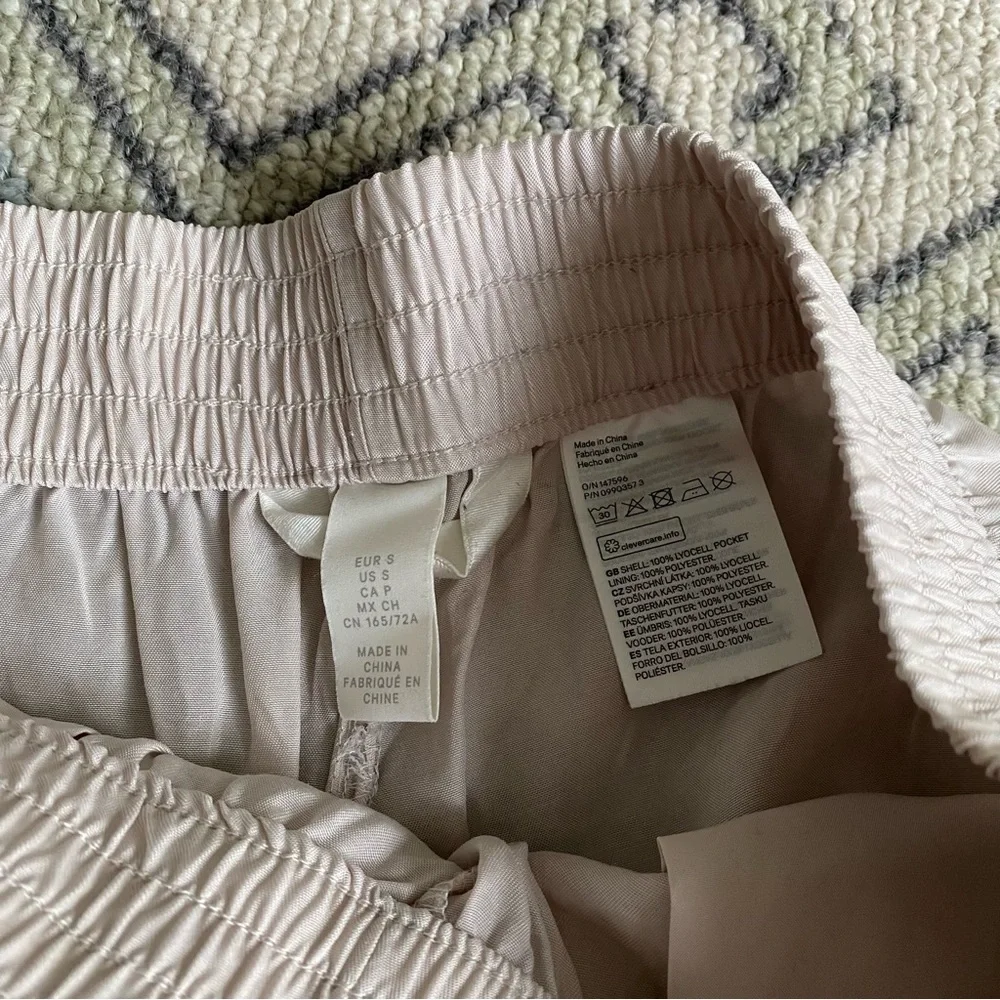 2x H&M Pull-on Shorts sz S in Neon Green and Ivory - Picture 8 of 8